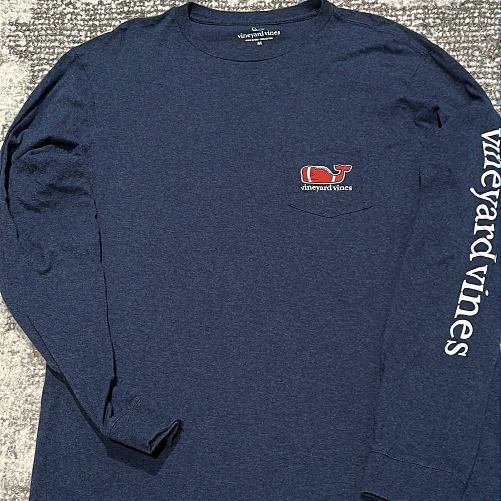 Vineyard Vines Men’s size medium~ NWOT
